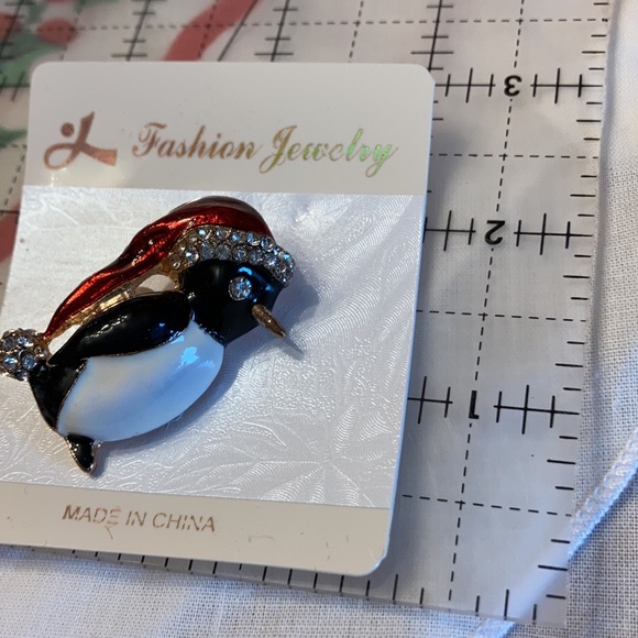 NWT Vintage Cute Penguin Broach Mint - Picture 6 of 6
